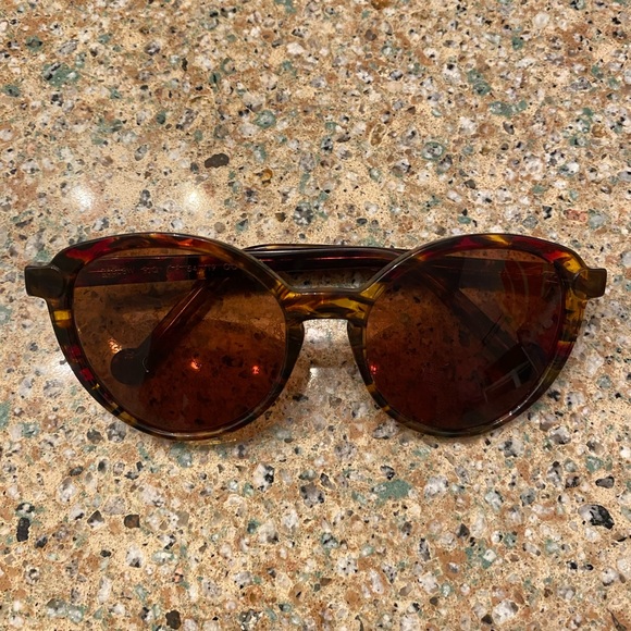 Louis Vuitton Women’s Tortoise Shell Sunglasses - Picture 1 of 6